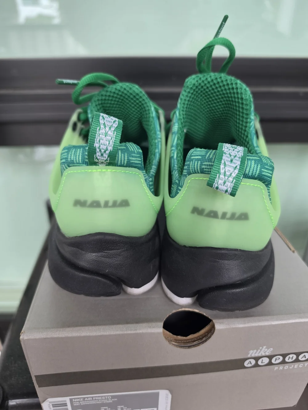 Nike Presto Green Geometric Athletic Sneakers - Picture 3 of 6